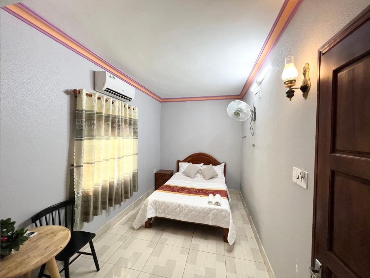 Nhà Nghỉ Hồng Trang - Thủ Dầu Một Thu Dau Mot Exterior foto